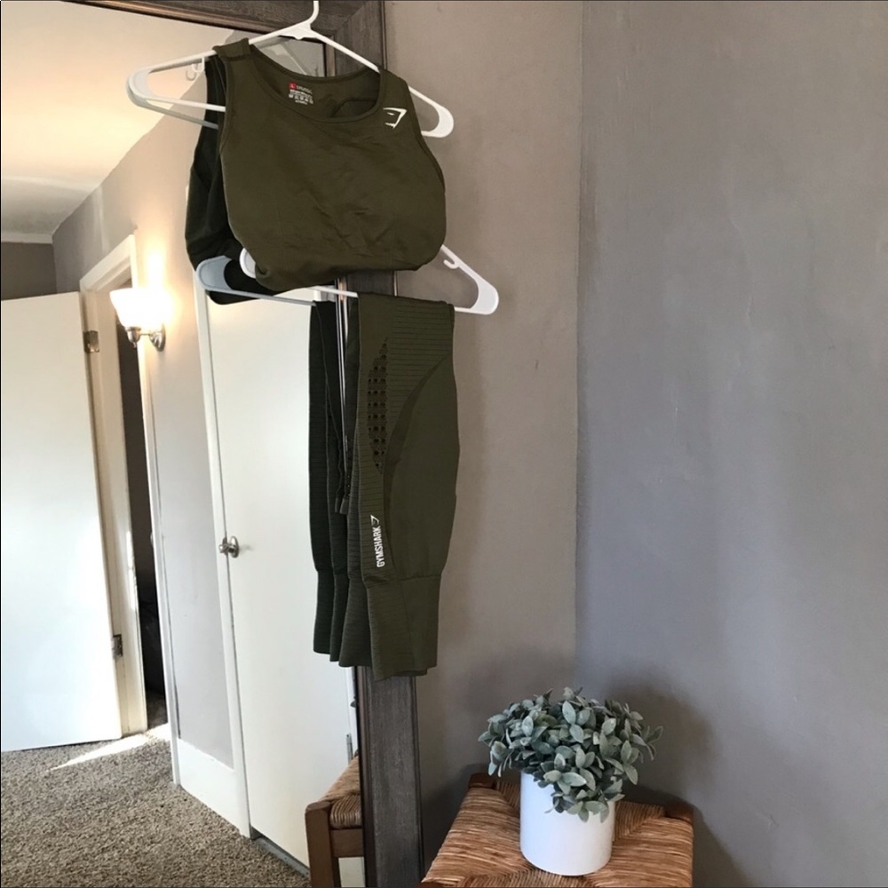 Workout outfit.. please read description